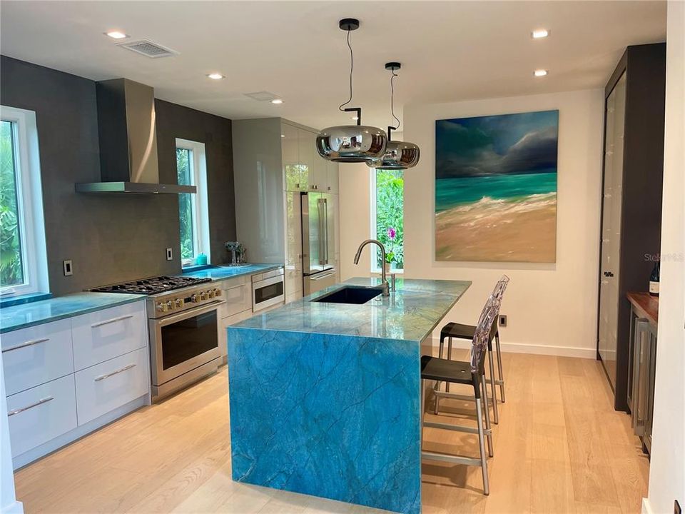 For Sale: $3,125,000 (5 beds, 5 baths, 4340 Square Feet)