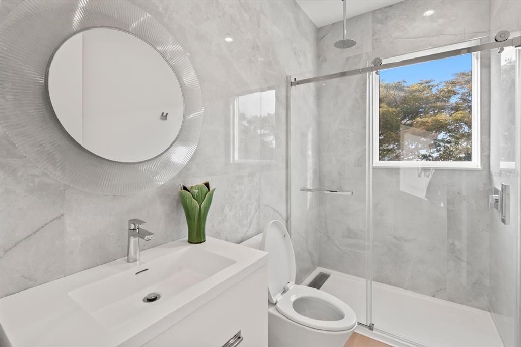For Sale: $3,125,000 (5 beds, 5 baths, 4340 Square Feet)