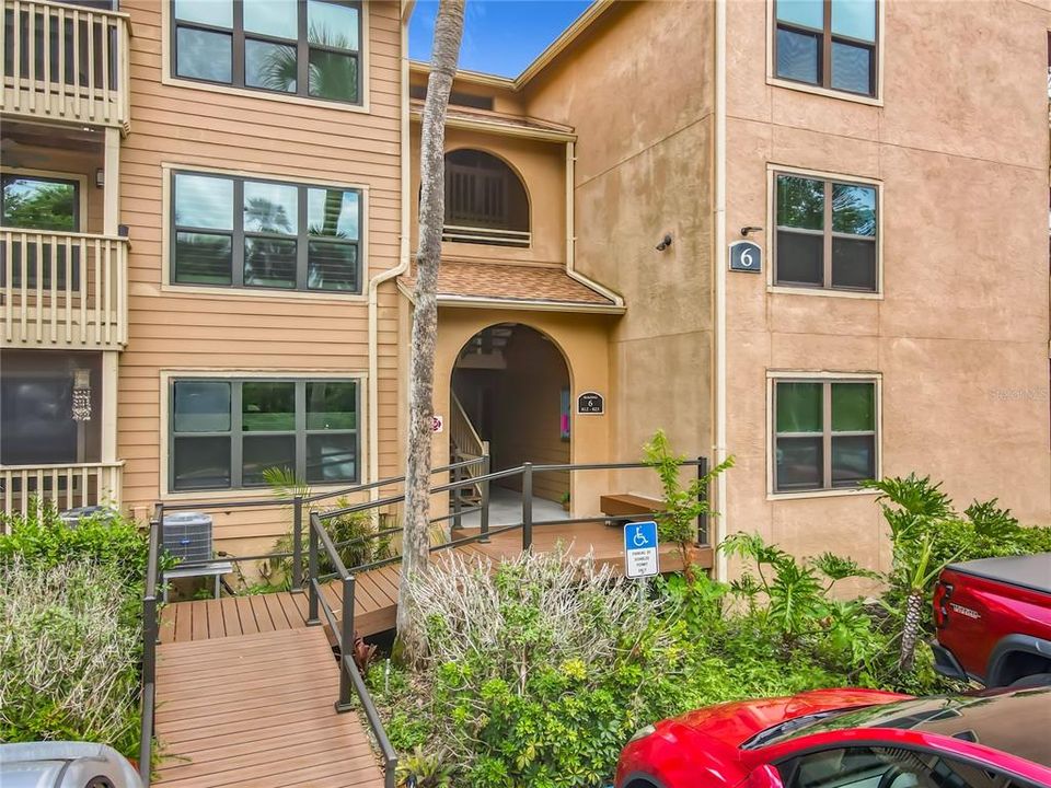 For Sale: $145,000 (1 beds, 1 baths, 630 Square Feet)
