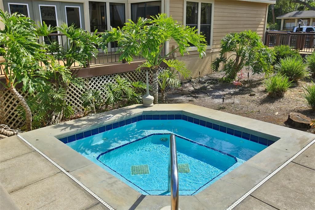 For Sale: $145,000 (1 beds, 1 baths, 630 Square Feet)