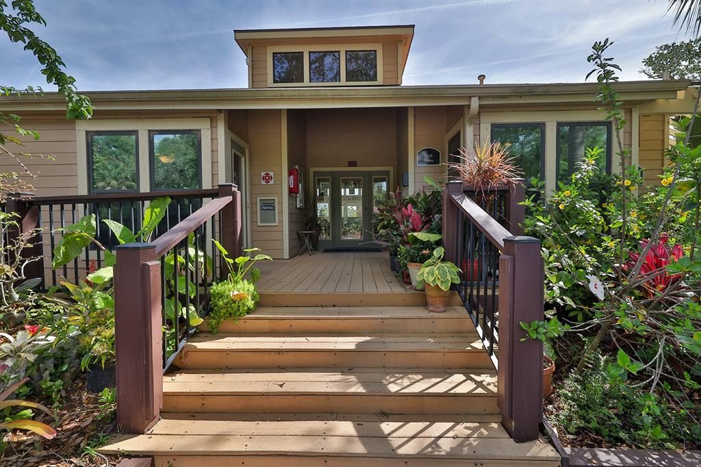For Sale: $145,000 (1 beds, 1 baths, 630 Square Feet)