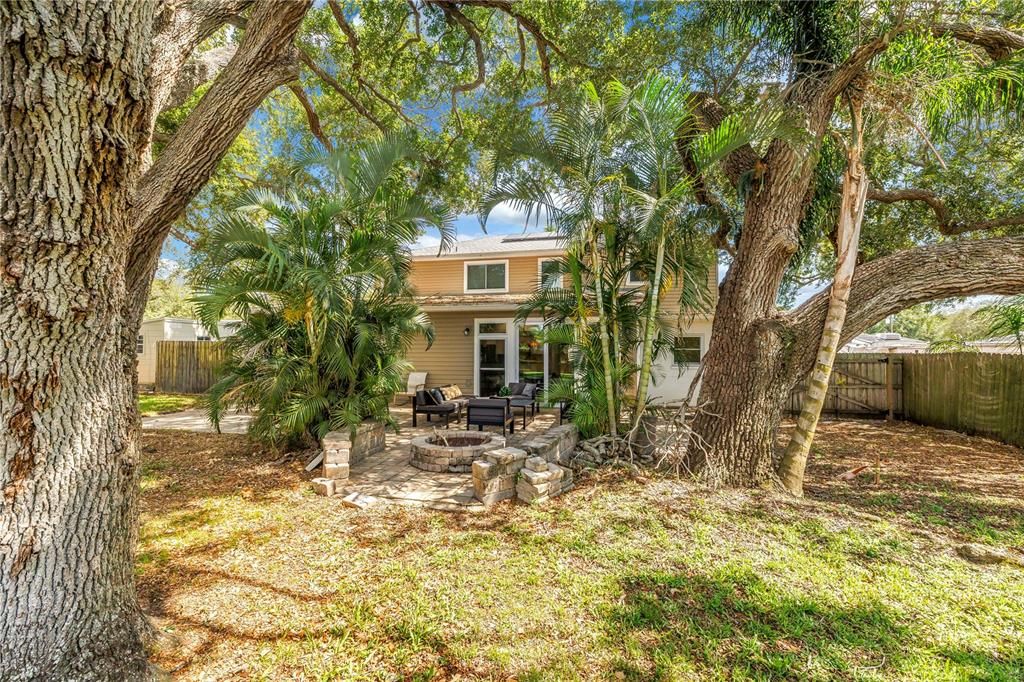 For Sale: $1,100,000 (7 beds, 5 baths, 3200 Square Feet)