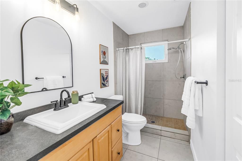 For Sale: $1,100,000 (7 beds, 5 baths, 3200 Square Feet)