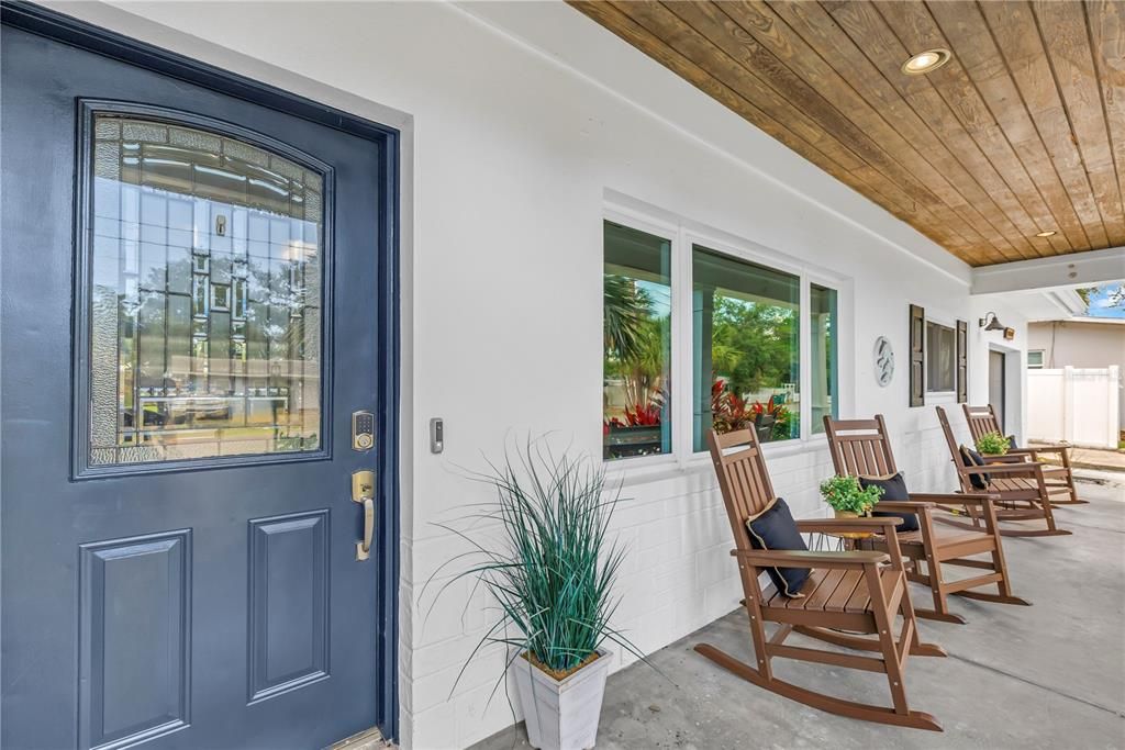 For Sale: $1,100,000 (7 beds, 5 baths, 3200 Square Feet)