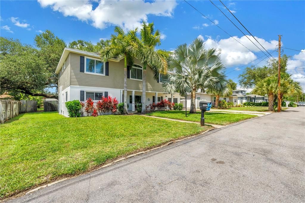 For Sale: $1,100,000 (7 beds, 5 baths, 3200 Square Feet)