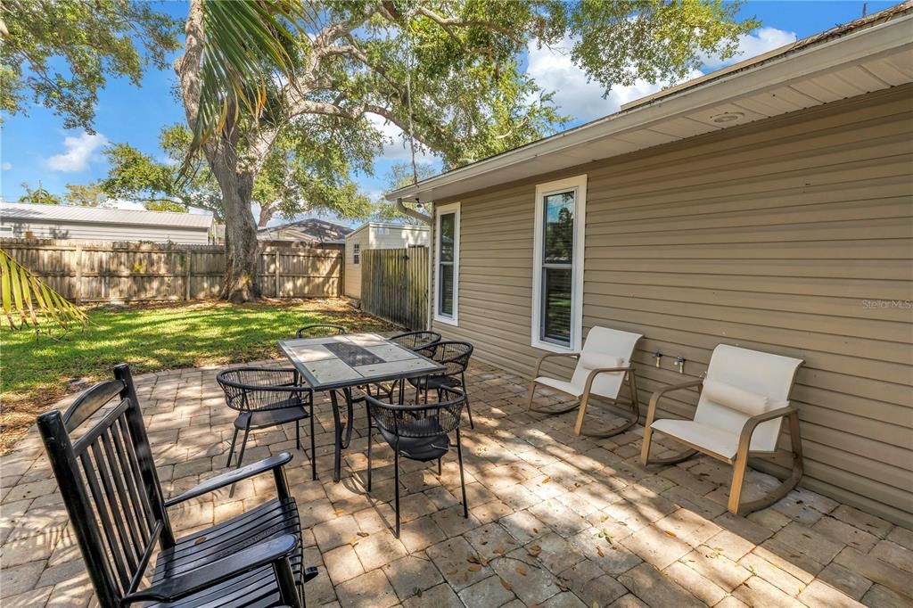 For Sale: $1,100,000 (7 beds, 5 baths, 3200 Square Feet)