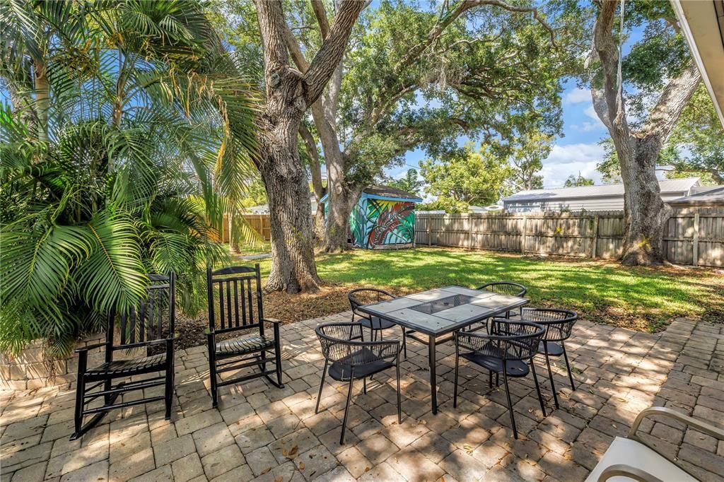 For Sale: $1,100,000 (7 beds, 5 baths, 3200 Square Feet)