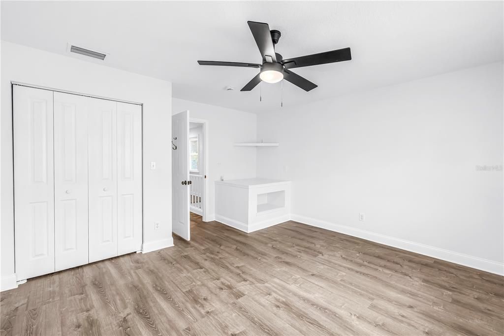 For Sale: $1,100,000 (7 beds, 5 baths, 3200 Square Feet)
