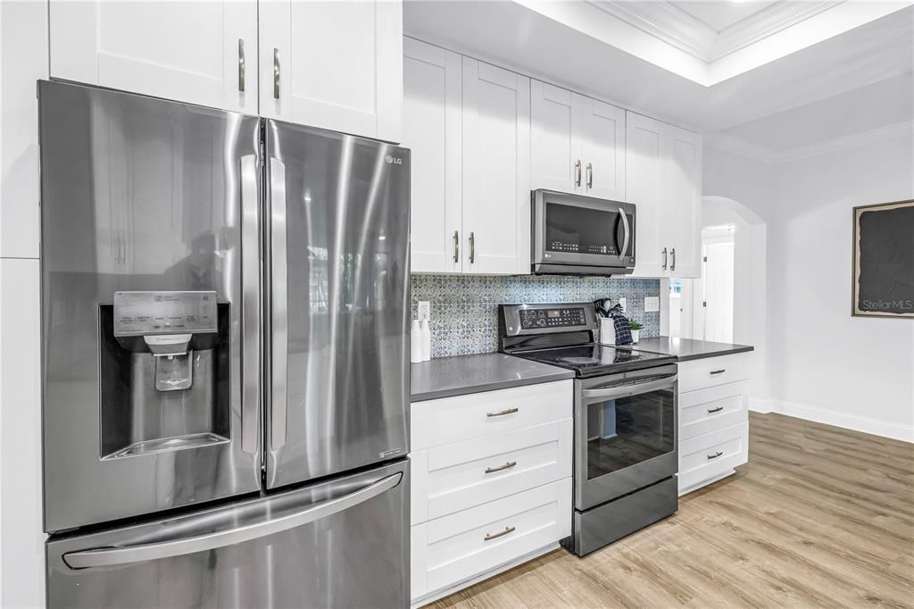 For Sale: $1,100,000 (7 beds, 5 baths, 3200 Square Feet)