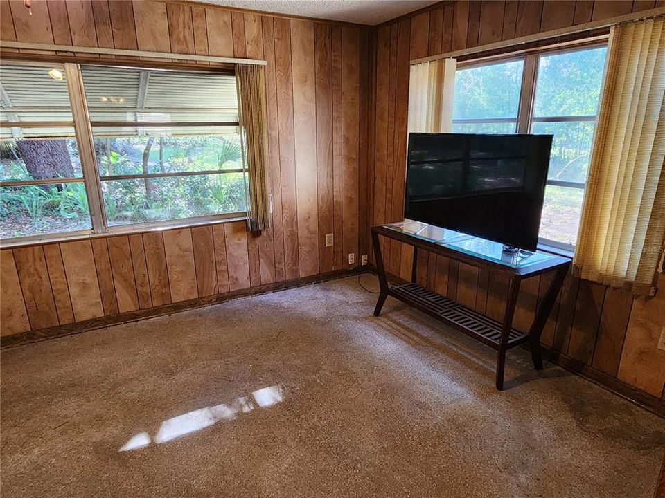For Sale: $349,800 (3 beds, 2 baths, 1417 Square Feet)