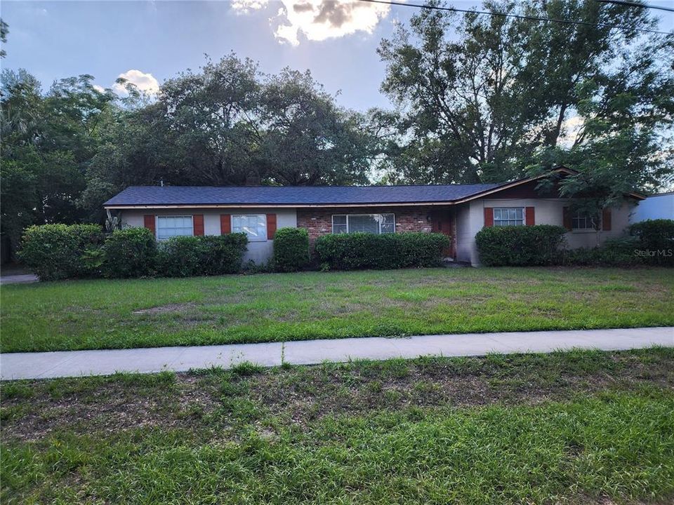 For Sale: $349,800 (3 beds, 2 baths, 1417 Square Feet)