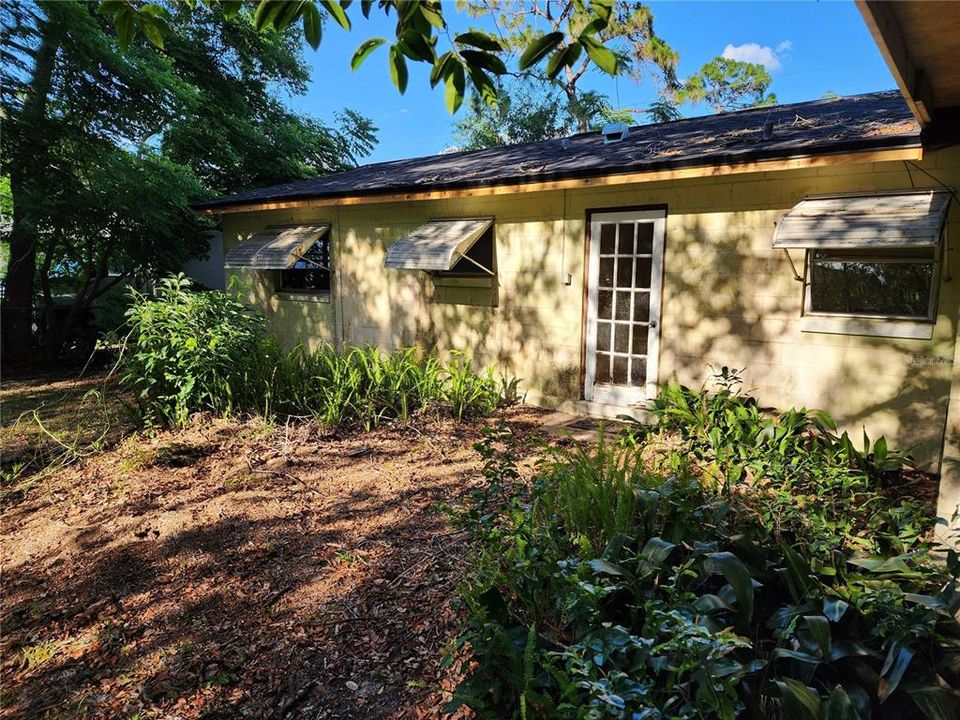 For Sale: $349,800 (3 beds, 2 baths, 1417 Square Feet)