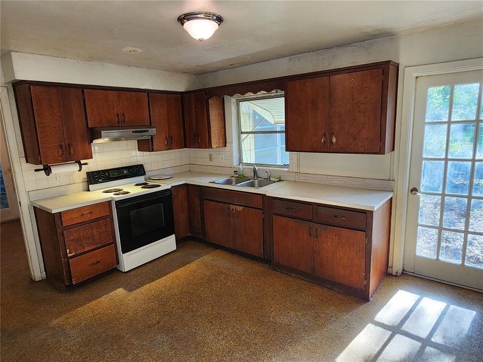 For Sale: $349,800 (3 beds, 2 baths, 1417 Square Feet)