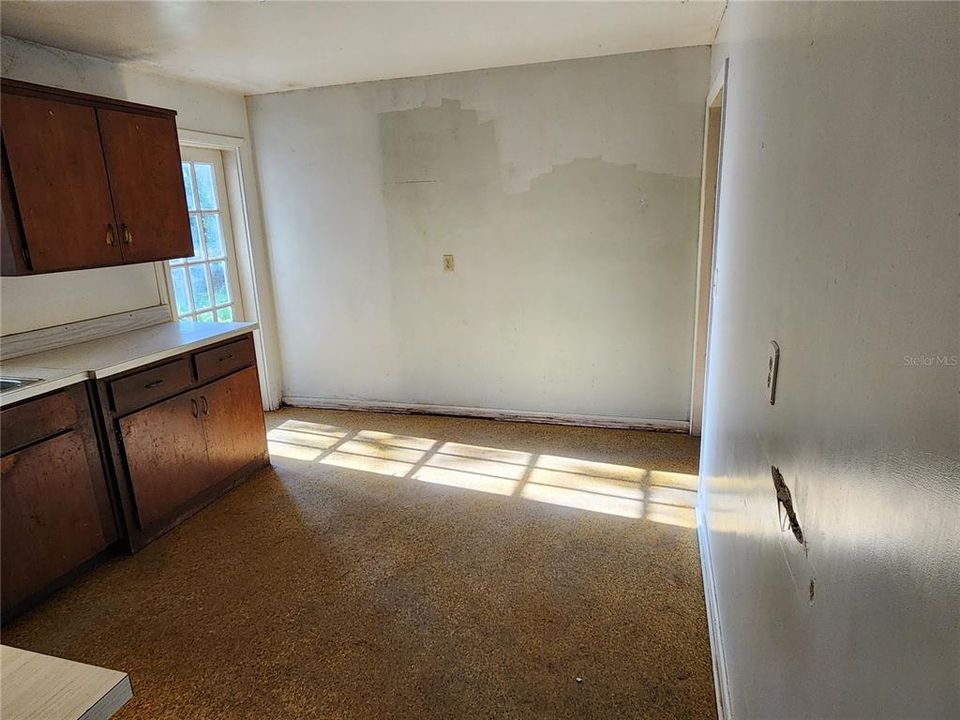 For Sale: $349,800 (3 beds, 2 baths, 1417 Square Feet)