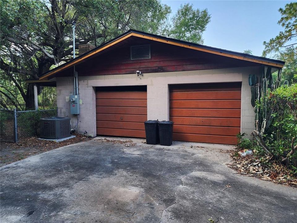 For Sale: $349,800 (3 beds, 2 baths, 1417 Square Feet)