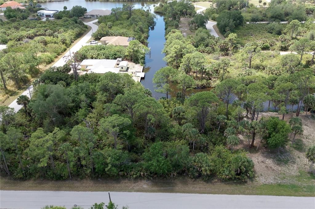 待售: $235,000 (0.46 acres)