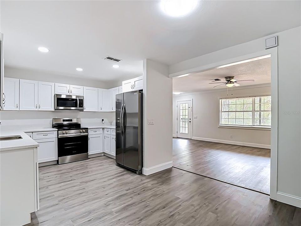 For Sale: $419,900 (4 beds, 2 baths, 2096 Square Feet)