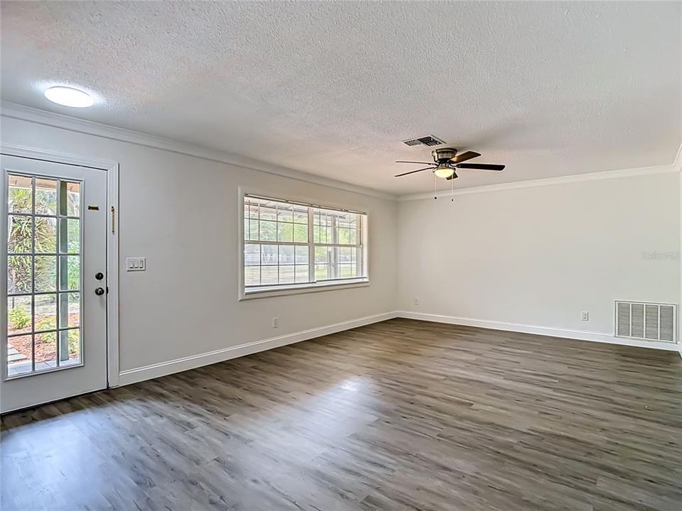 For Sale: $419,900 (4 beds, 2 baths, 2096 Square Feet)