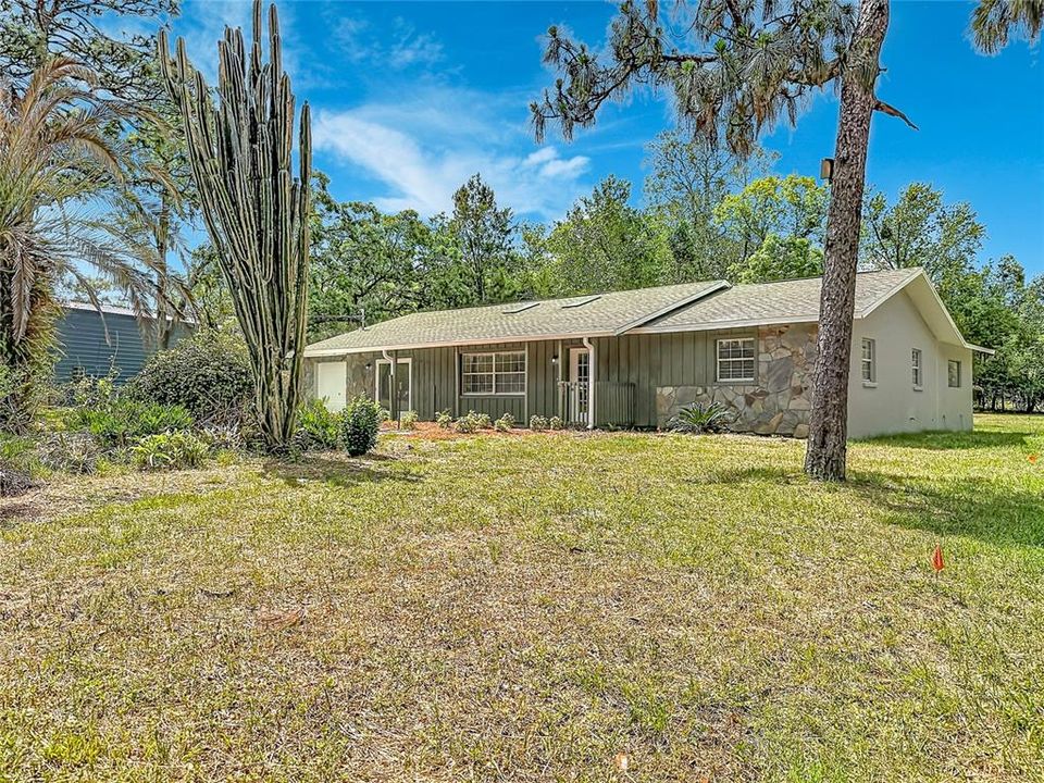 For Sale: $419,900 (4 beds, 2 baths, 2096 Square Feet)