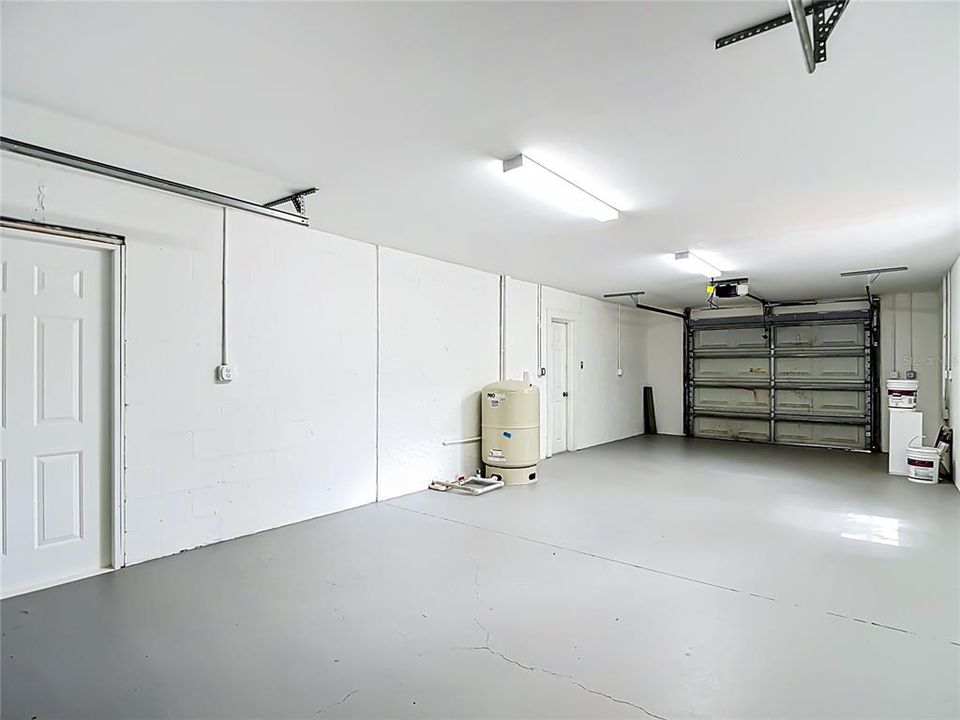 For Sale: $419,900 (4 beds, 2 baths, 2096 Square Feet)