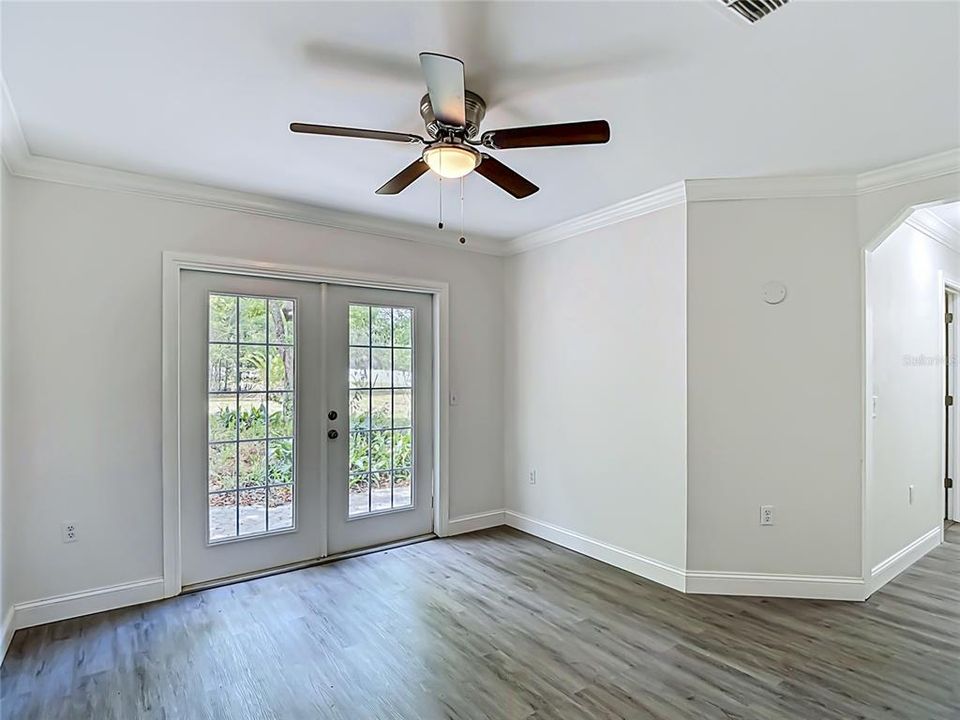 For Sale: $419,900 (4 beds, 2 baths, 2096 Square Feet)