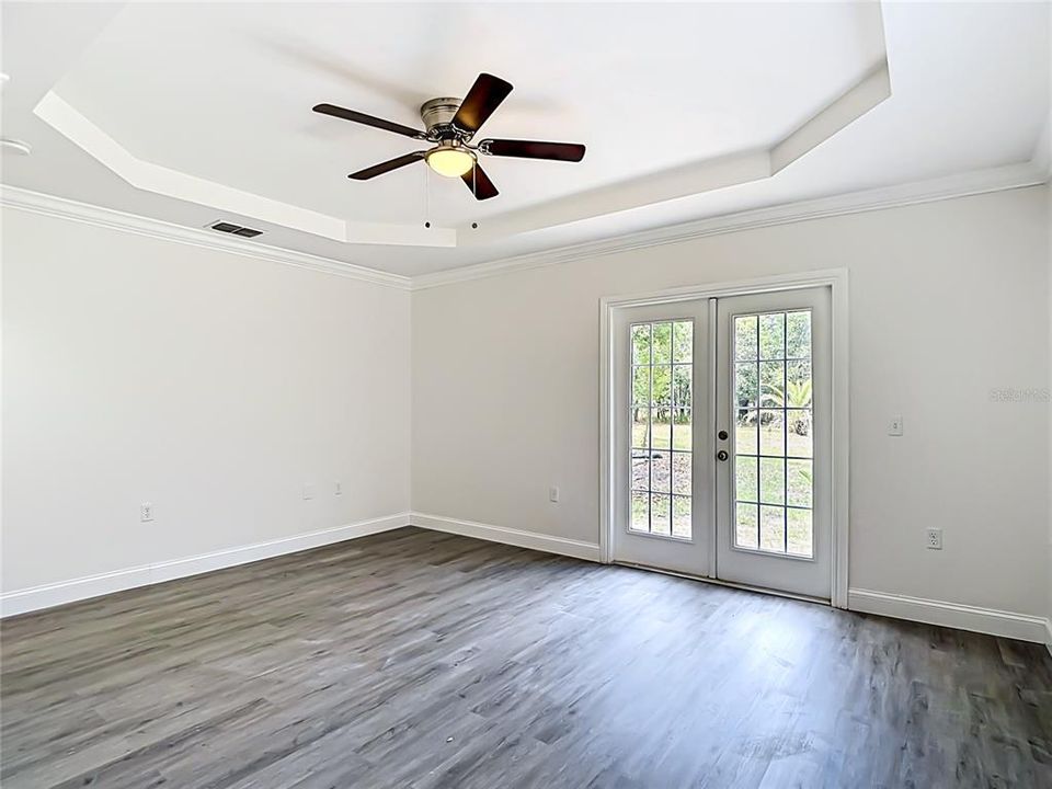 For Sale: $419,900 (4 beds, 2 baths, 2096 Square Feet)