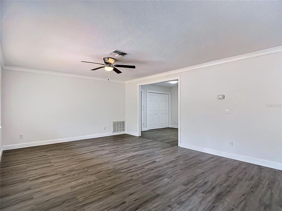 For Sale: $419,900 (4 beds, 2 baths, 2096 Square Feet)