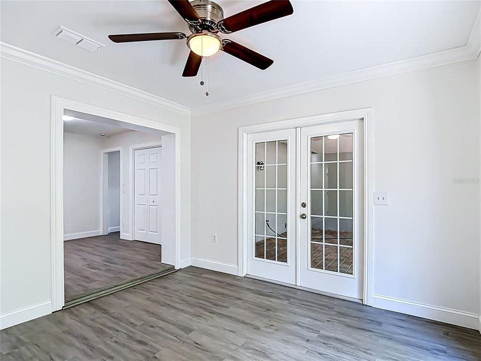 For Sale: $419,900 (4 beds, 2 baths, 2096 Square Feet)