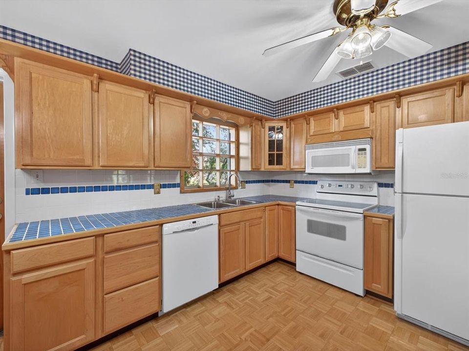 For Sale: $265,000 (3 beds, 2 baths, 1068 Square Feet)