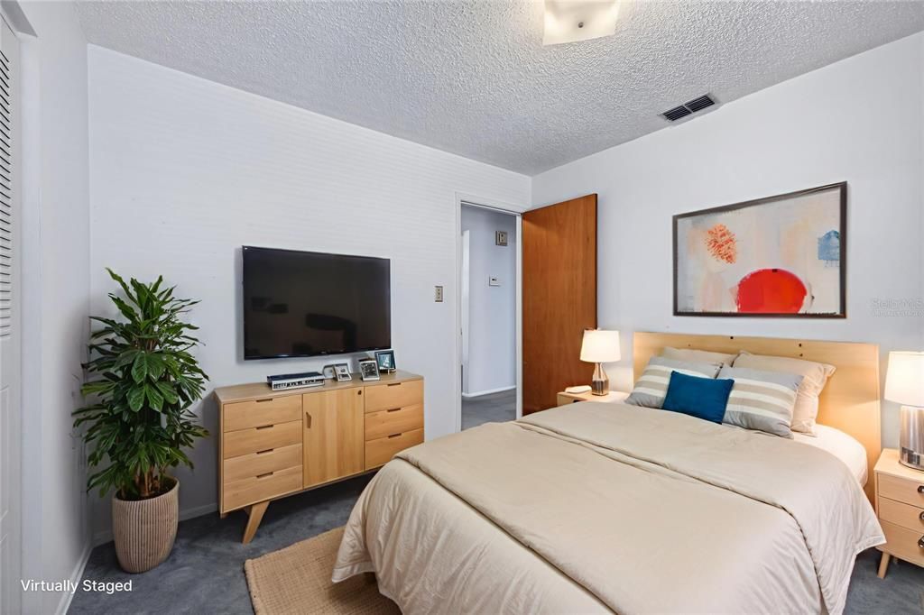 For Sale: $265,000 (3 beds, 2 baths, 1068 Square Feet)