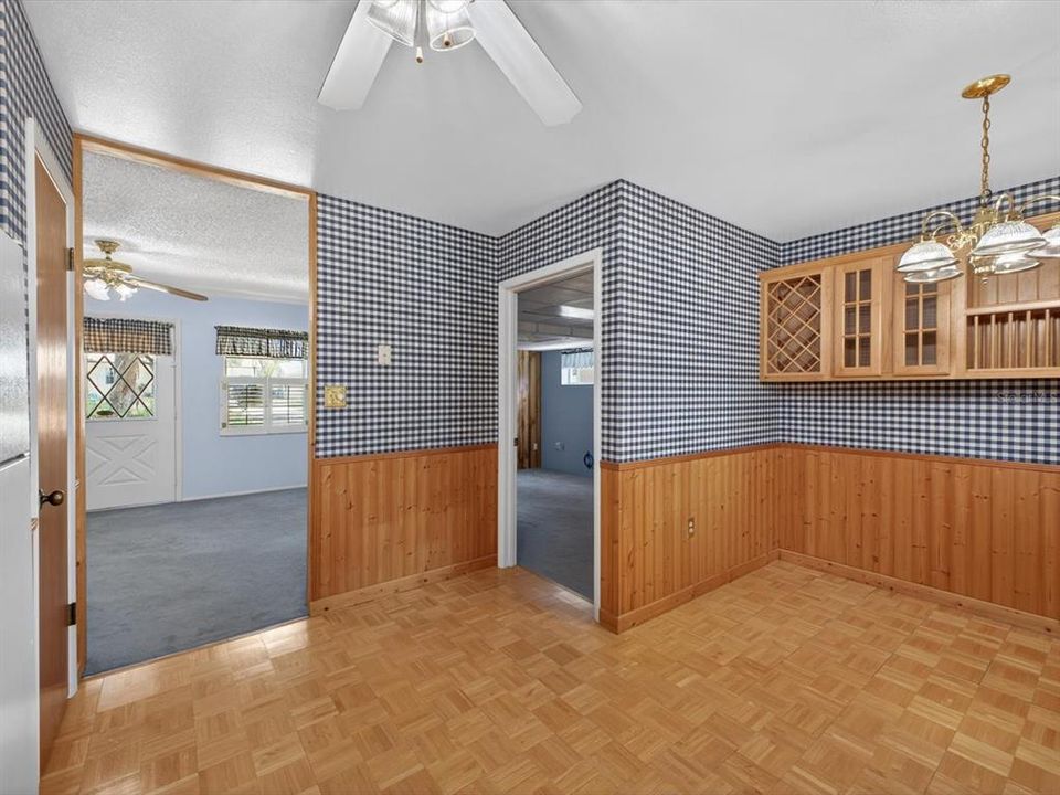 For Sale: $265,000 (3 beds, 2 baths, 1068 Square Feet)