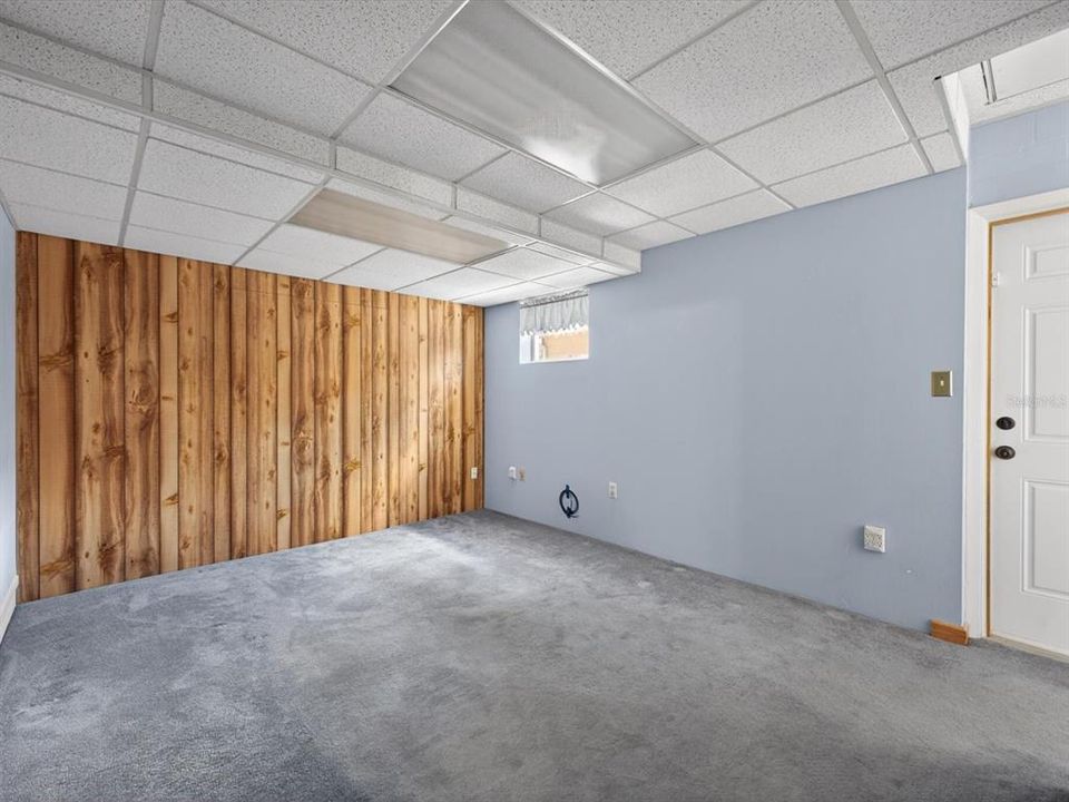 For Sale: $265,000 (3 beds, 2 baths, 1068 Square Feet)