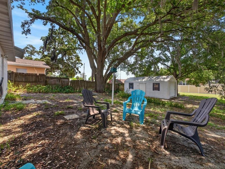 For Sale: $265,000 (3 beds, 2 baths, 1068 Square Feet)
