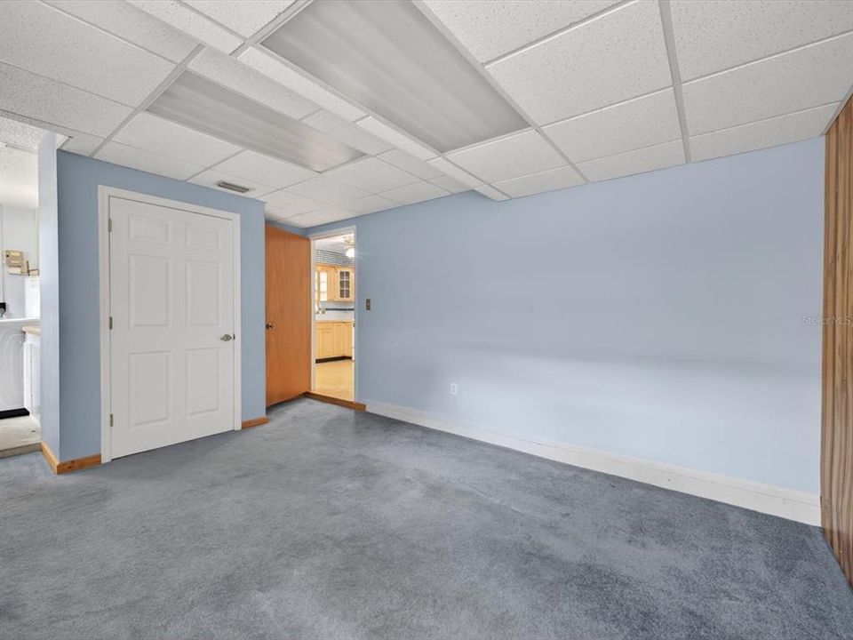 For Sale: $265,000 (3 beds, 2 baths, 1068 Square Feet)