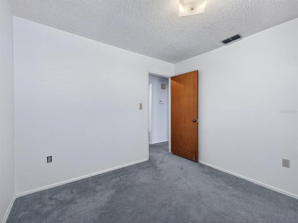 For Sale: $265,000 (3 beds, 2 baths, 1068 Square Feet)