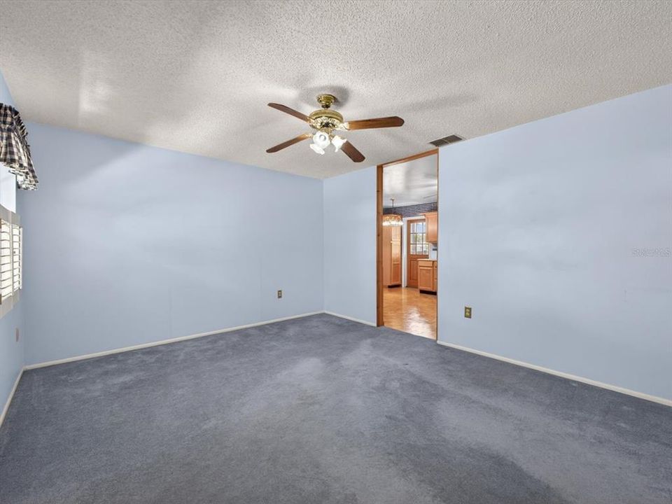 For Sale: $265,000 (3 beds, 2 baths, 1068 Square Feet)