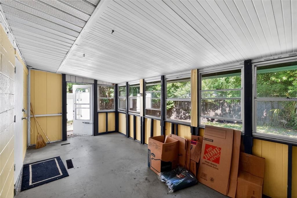 Под контрактом: $145,000 (2 спален, 1 ванн, 720 Квадратных фут)
