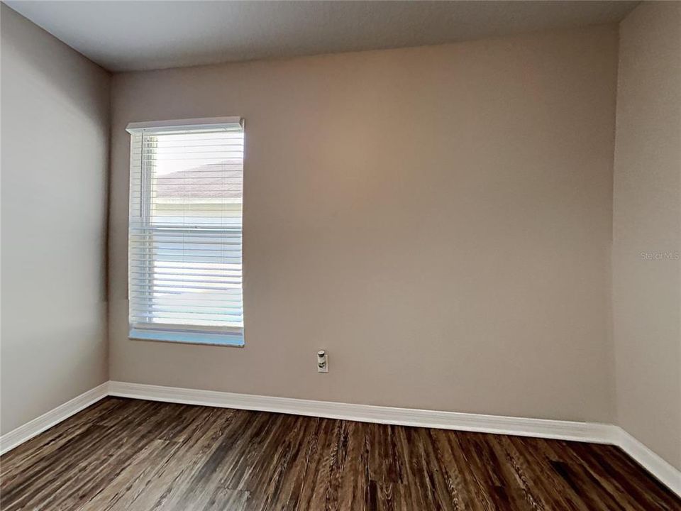 Active With Contract: $325,000 (3 beds, 2 baths, 1676 Square Feet)