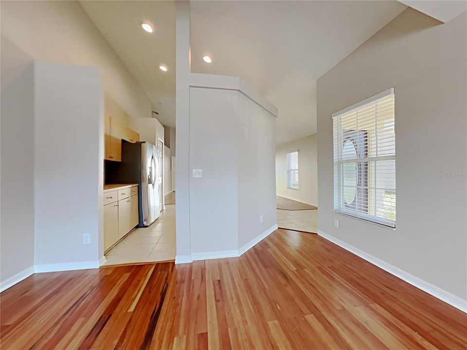 Active With Contract: $325,000 (3 beds, 2 baths, 1676 Square Feet)