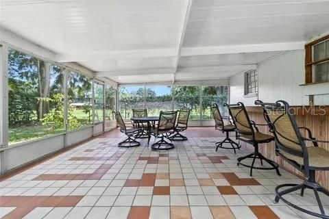 Activo con contrato: $545,000 (4 camas, 3 baños, 2107 Pies cuadrados)