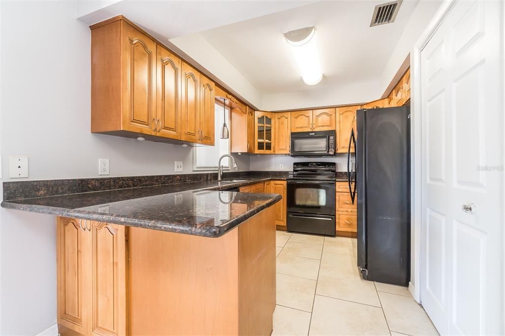 For Rent: $2,800 (4 beds, 3 baths, 1919 Square Feet)