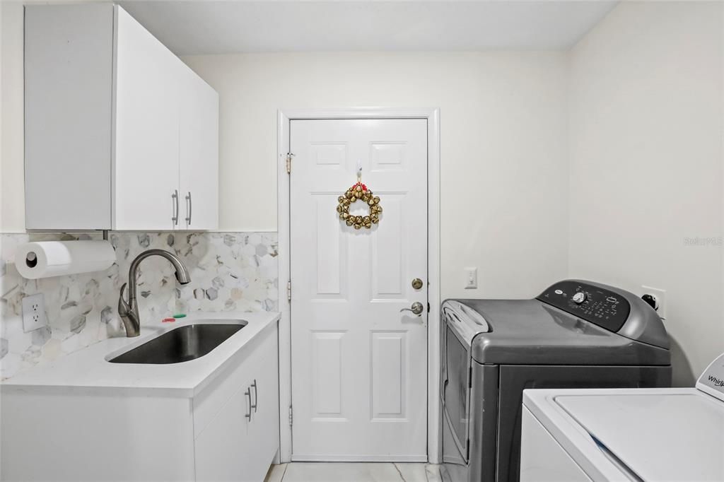 For Sale: $209,900 (3 beds, 2 baths, 1714 Square Feet)