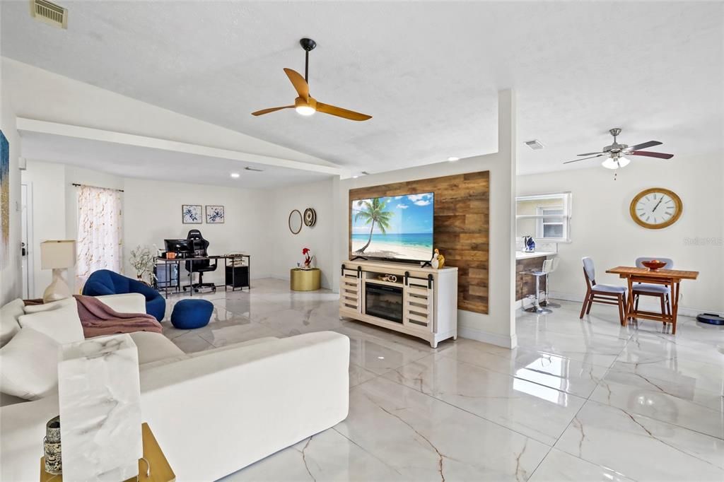 For Sale: $209,900 (3 beds, 2 baths, 1714 Square Feet)