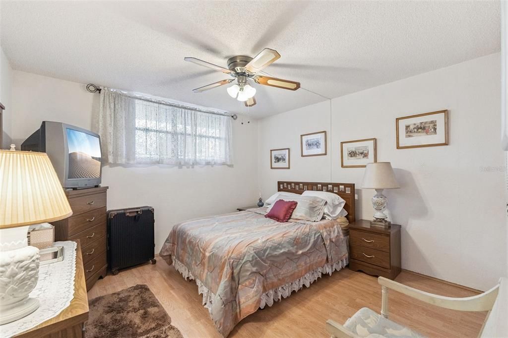 For Sale: $145,000 (2 beds, 2 baths, 1056 Square Feet)