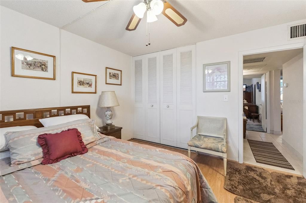 For Sale: $145,000 (2 beds, 2 baths, 1056 Square Feet)