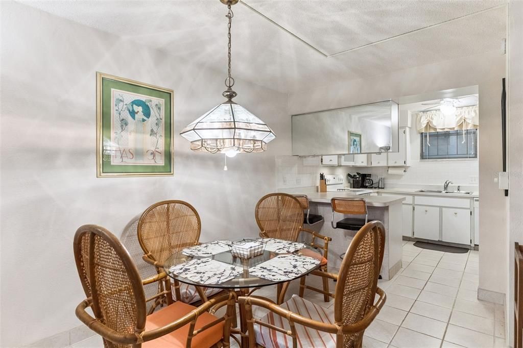 For Sale: $145,000 (2 beds, 2 baths, 1056 Square Feet)