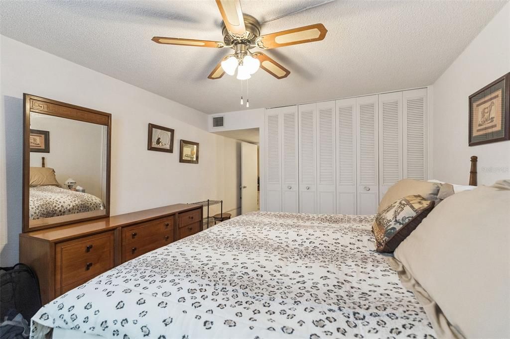 For Sale: $145,000 (2 beds, 2 baths, 1056 Square Feet)
