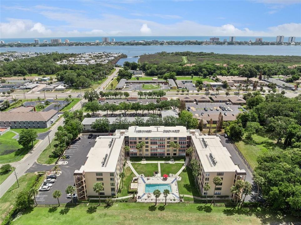 For Sale: $145,000 (2 beds, 2 baths, 1056 Square Feet)