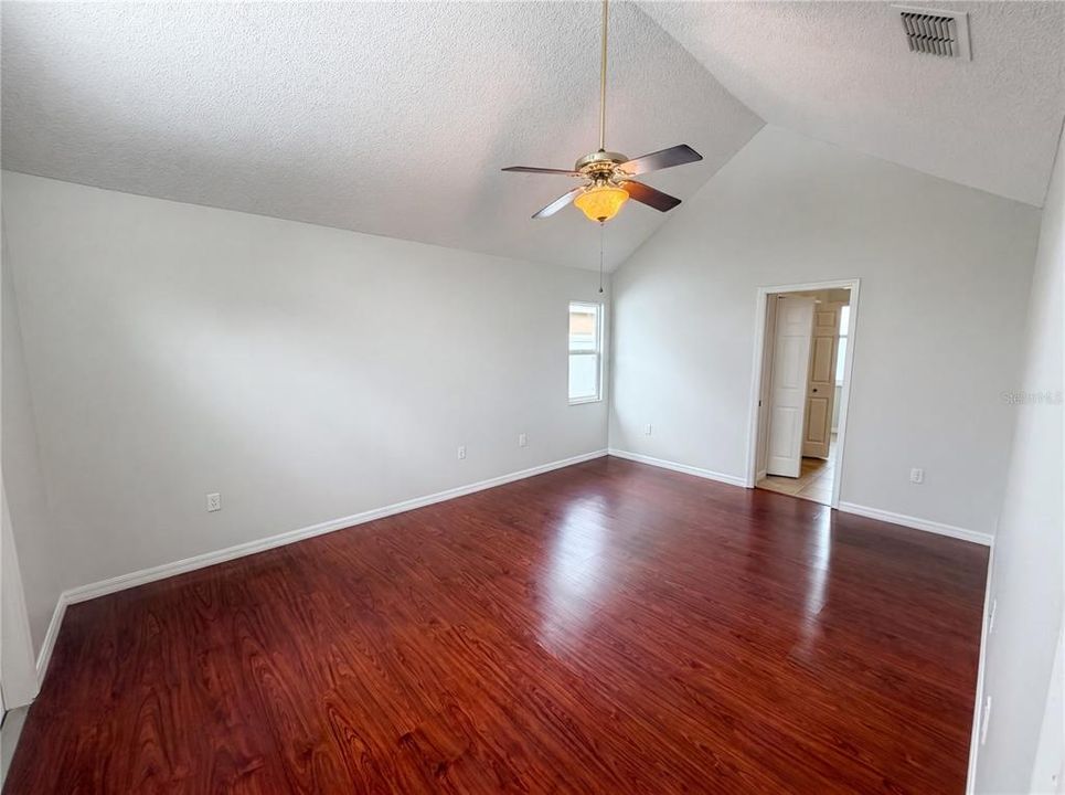 For Sale: $365,000 (3 beds, 2 baths, 1596 Square Feet)