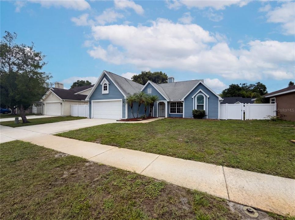 For Sale: $365,000 (3 beds, 2 baths, 1596 Square Feet)